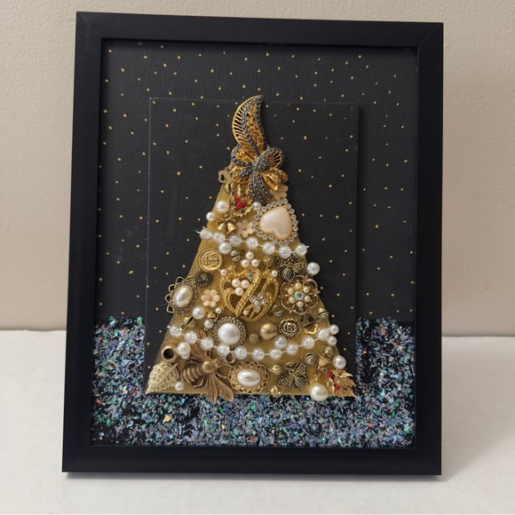 None Other - Handmade Vintage Jewelry
Christmas Tree framed